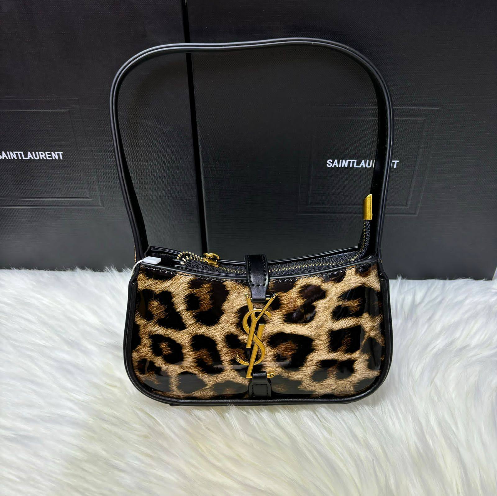 YSL le 5 à 7 in patent leather