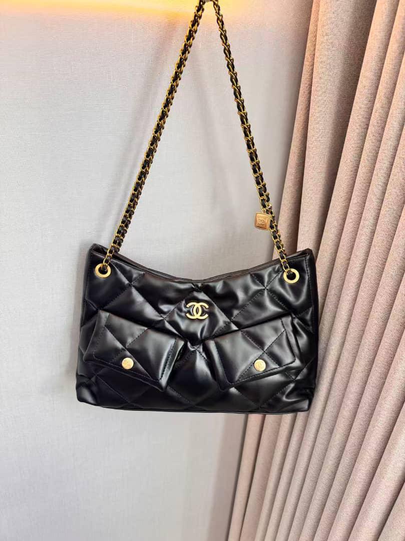 Chanel Shopping Bag in Shiny Lambskin 36 cm