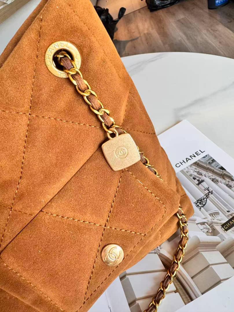 Chanel Shopping Bag in Shiny Lambskin 36 cm