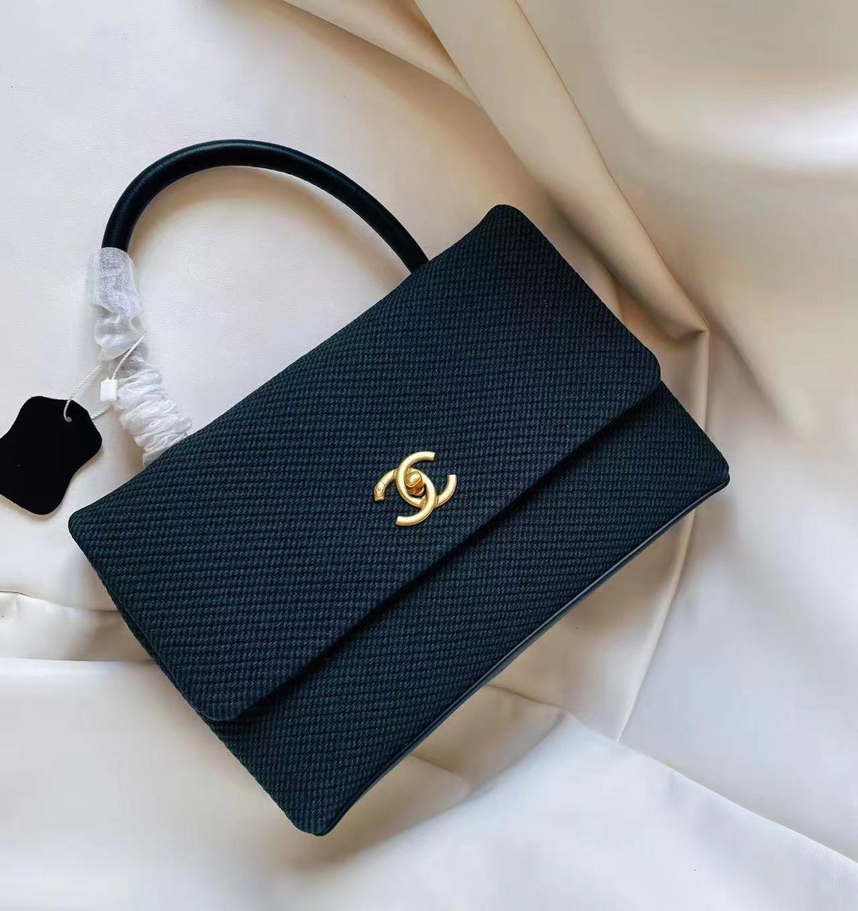 Chanel CC logo handbag 27 cm