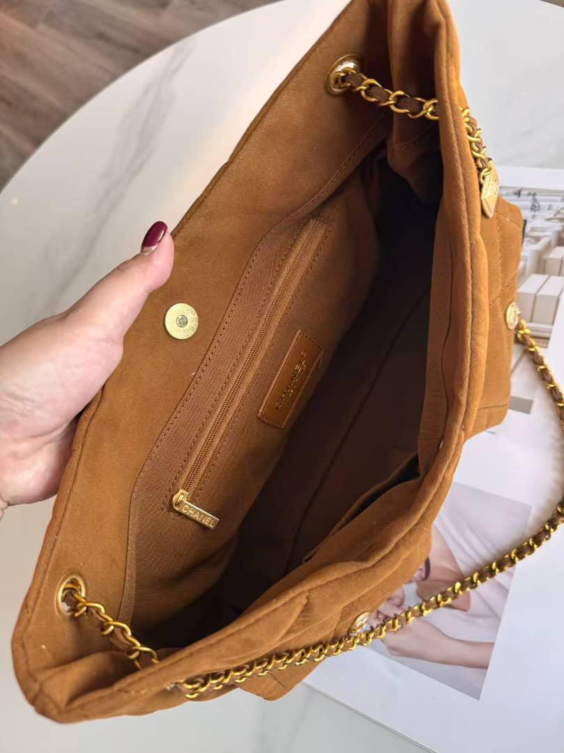 Chanel Shopping Bag in Shiny Lambskin 36 cm