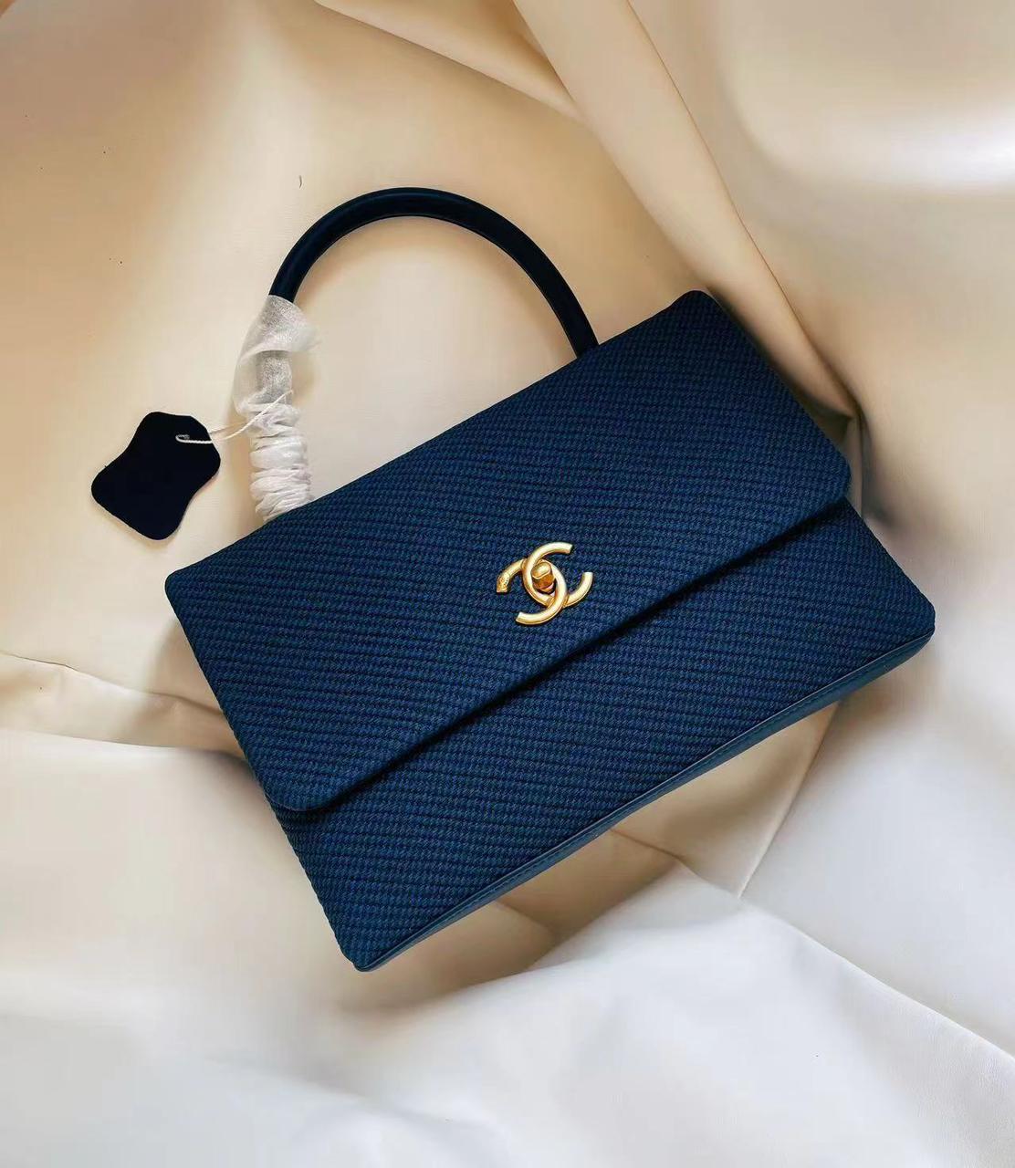 Chanel CC logo handbag 27 cm