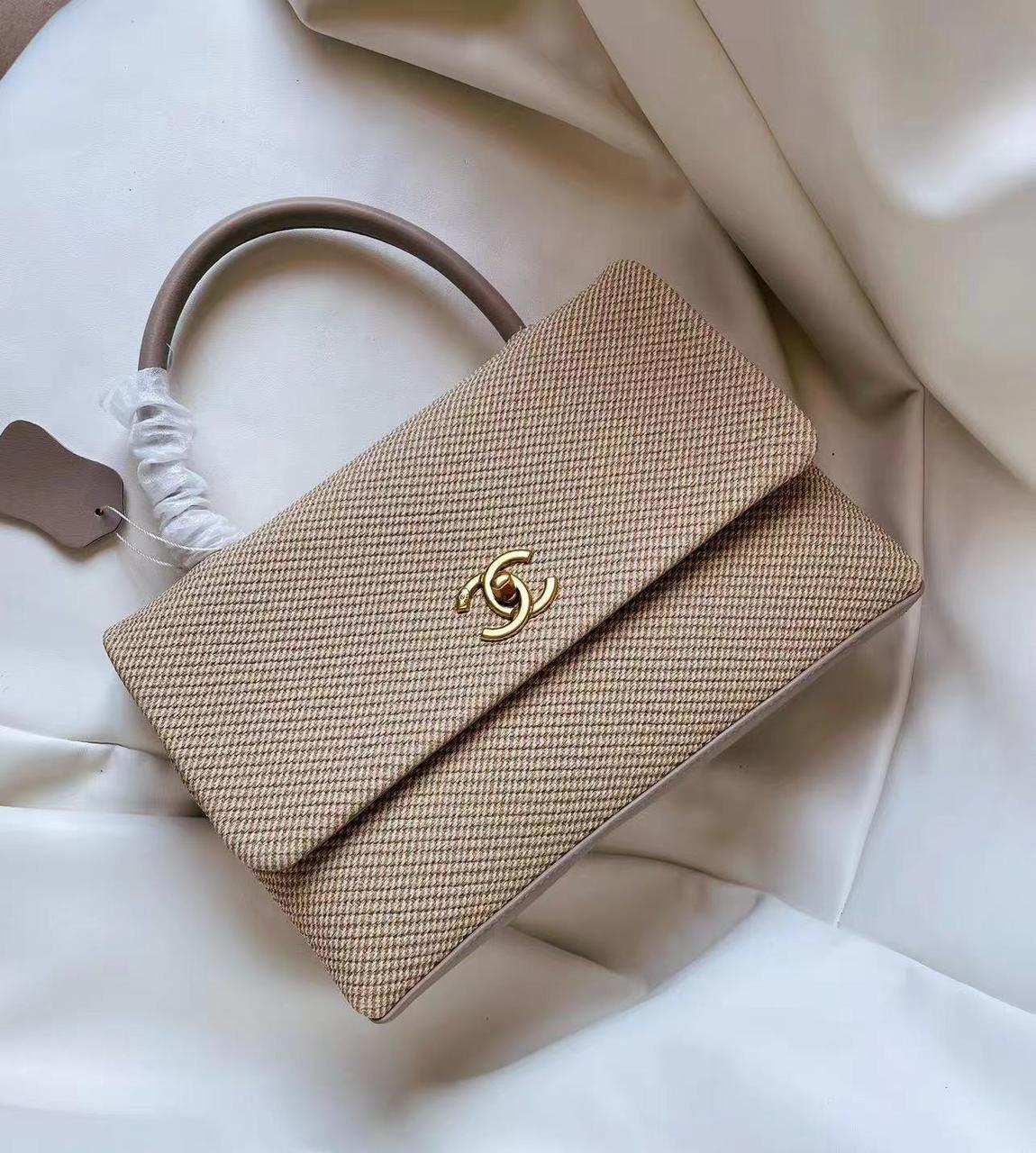 Chanel CC logo handbag 27 cm